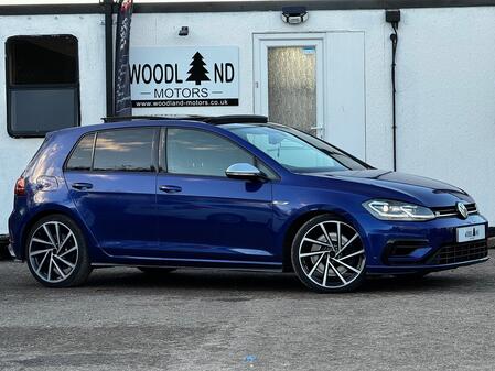 VOLKSWAGEN GOLF 2.0 TSI BlueMotion Tech R 